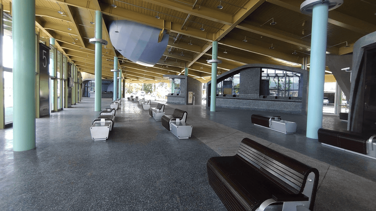 宜蘭轉運站售票及候車區